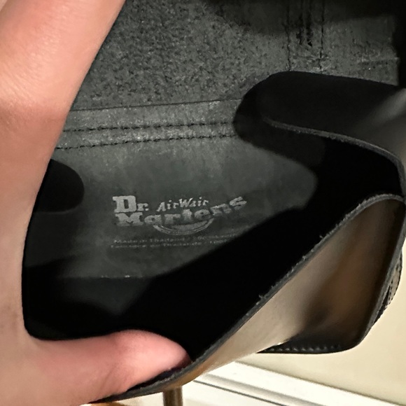 *DR. MARTENS* Black x Gold Leather Crossbody Purse Bag - Picture 3 of 8